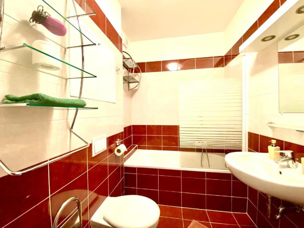 Keleti Studio Apartments Budapest Luaran gambar