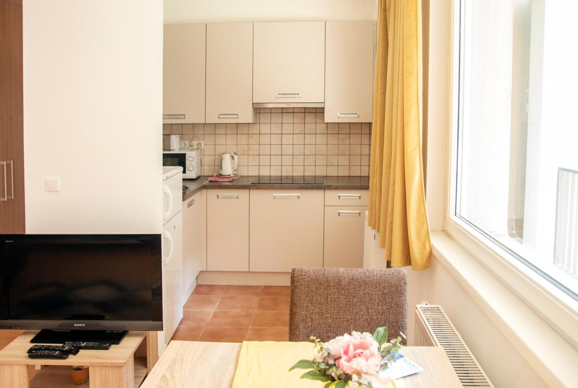 Keleti Studio Apartments Budapest Luaran gambar